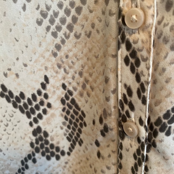 Express Blouse - Picture 3 of 6